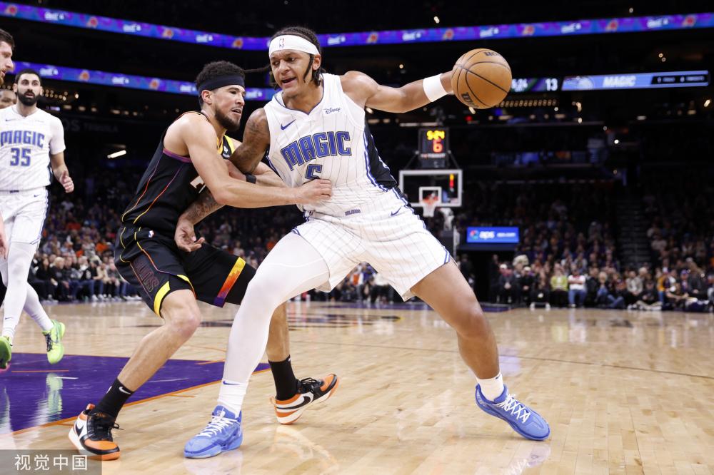 如何吸引年 如何吸引年